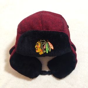 🏃🏼‍♀️Blackhawks Embroidered Red & Black Trapper Hat w/Chin Clip
